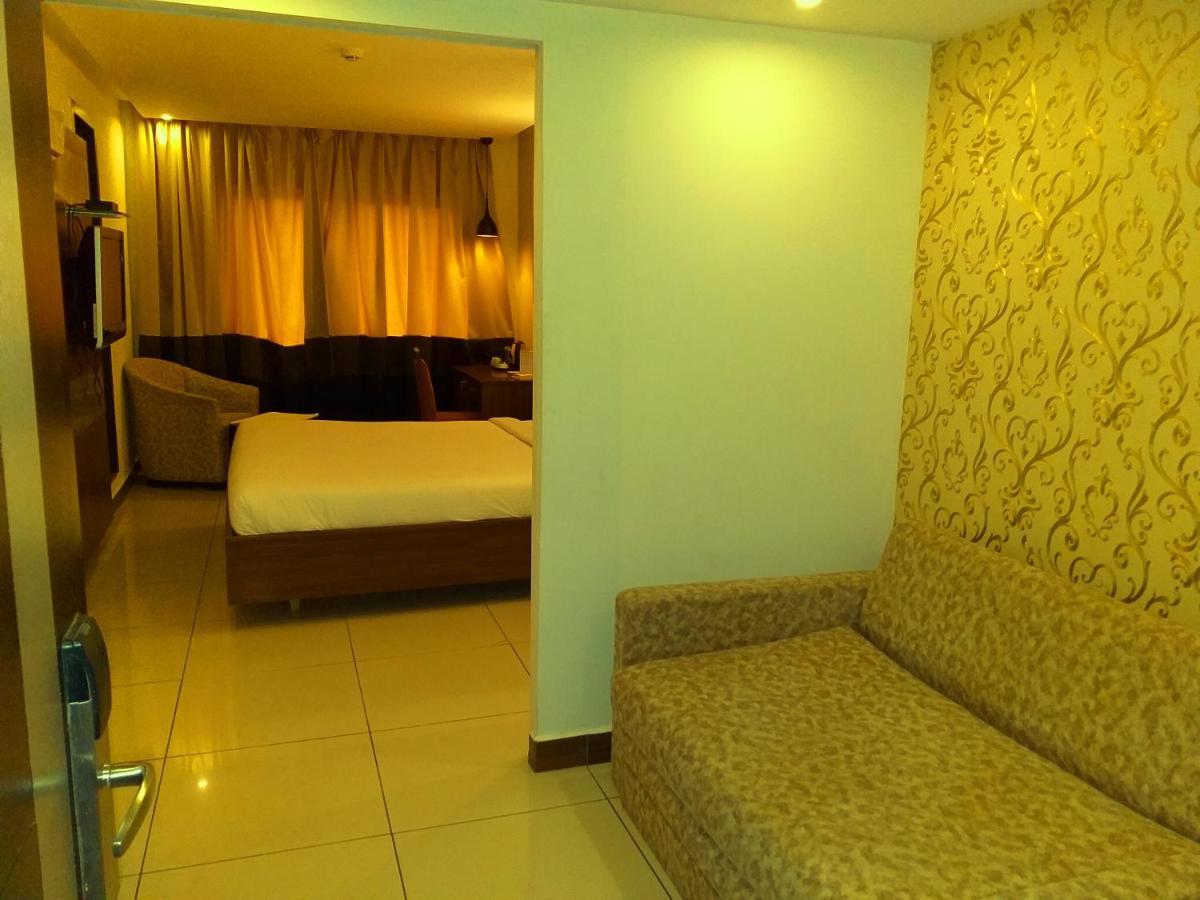 Klase Hotels Chennai Luaran gambar