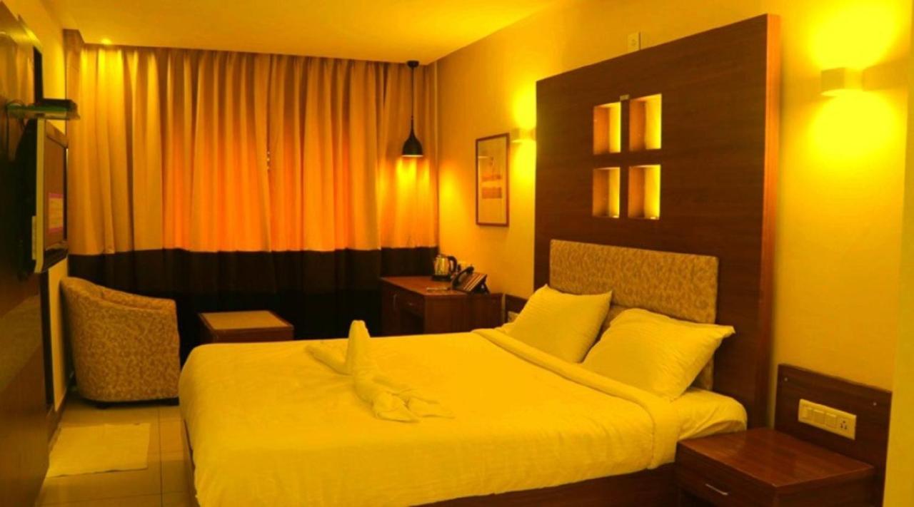 Klase Hotels Chennai Luaran gambar