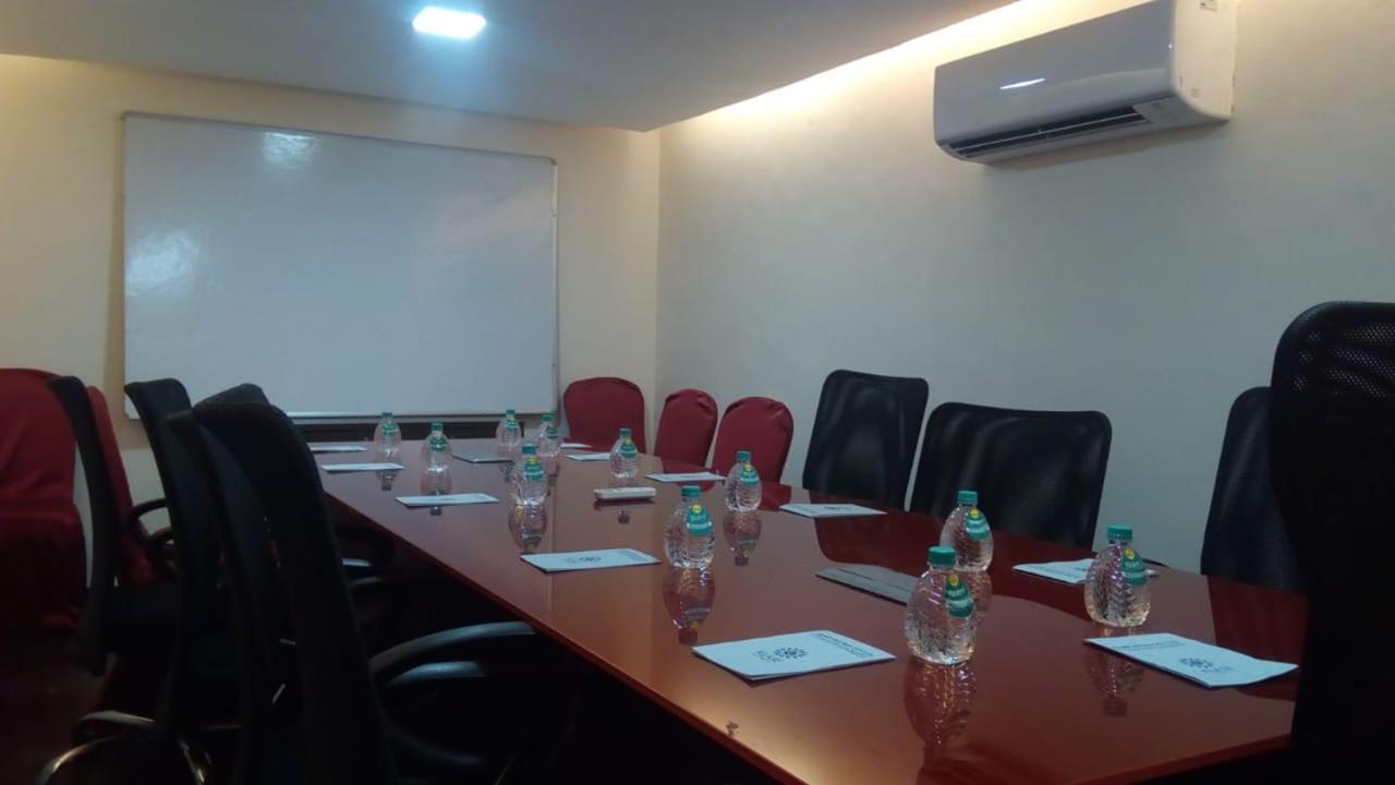 Klase Hotels Chennai Luaran gambar