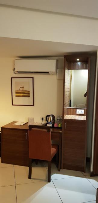 Klase Hotels Chennai Luaran gambar