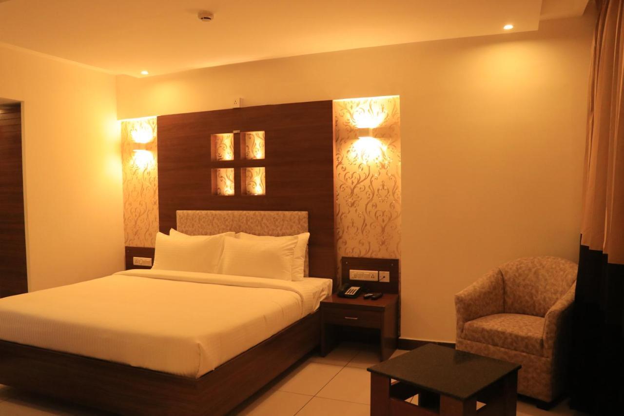 Klase Hotels Chennai Luaran gambar
